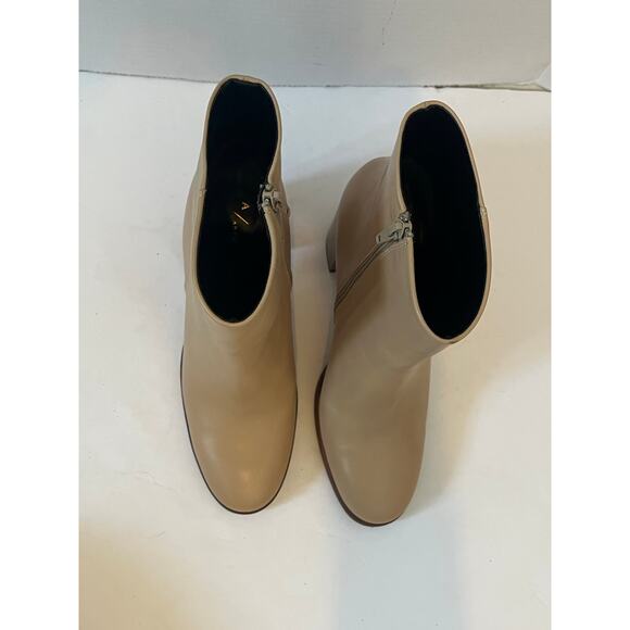 NWOT Women's Anthropologie  Heeled Tan Winter Fall Spring Boot Size 40 US 8.5 - Picture 10 of 10